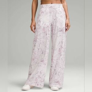 Lululemon Swift Mid-Rise Wide-Leg Pant *Gossamer Floral Vita Pink Multi Size 12